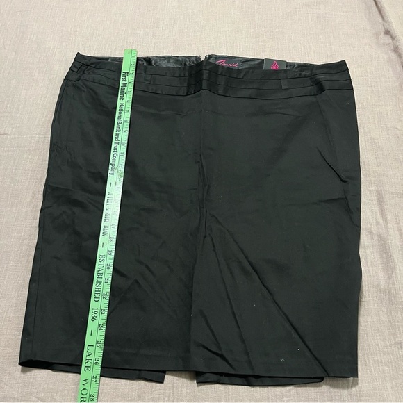 NWT Torrid Black Pencil Skirt Plus Size 24 Business Casual Holiday Party Stretch - Picture 3 of 6